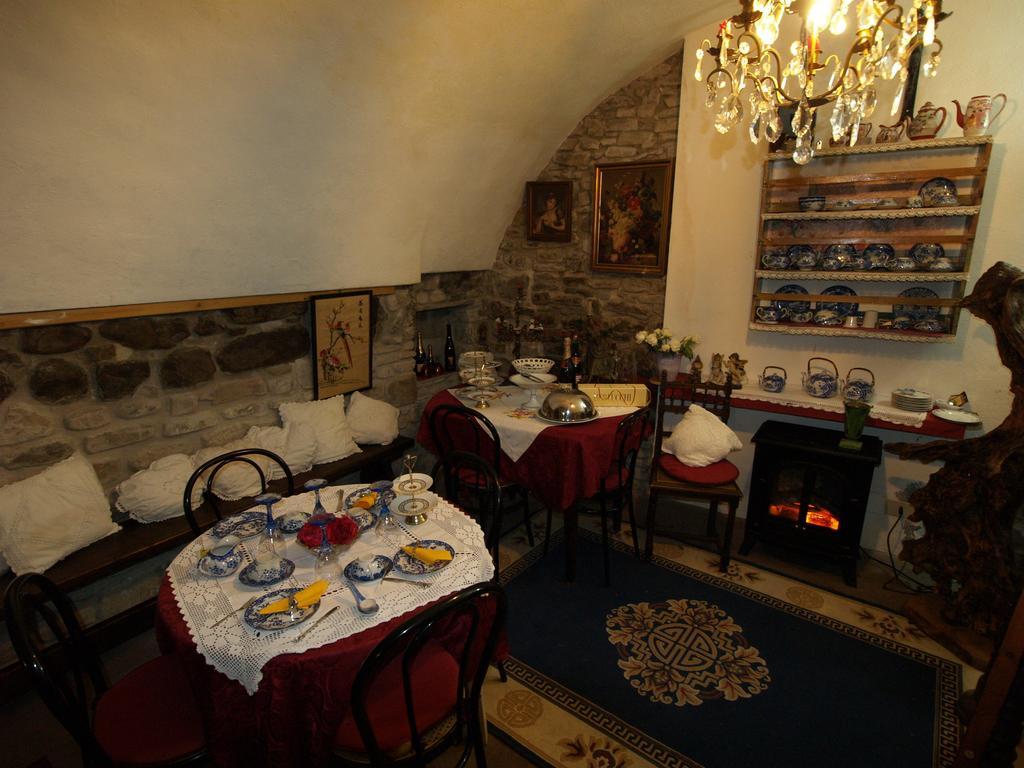Bed and Breakfast Le Petit Chateau Dolceacqua Exterior foto